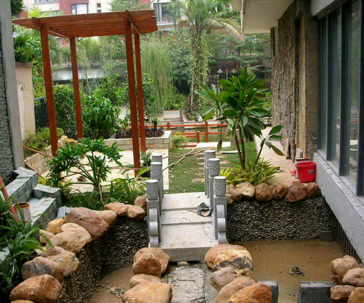 Apartment garden for beginners: garden design: design with ...