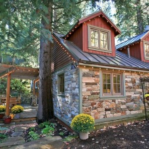 STORYBOOK STONE COTTAGE1t